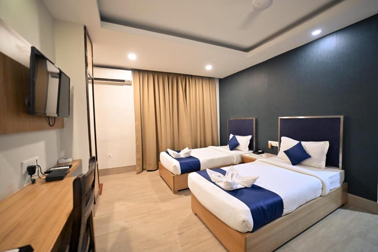 Hotel Prag Continental Guwahati Eksteriør billede