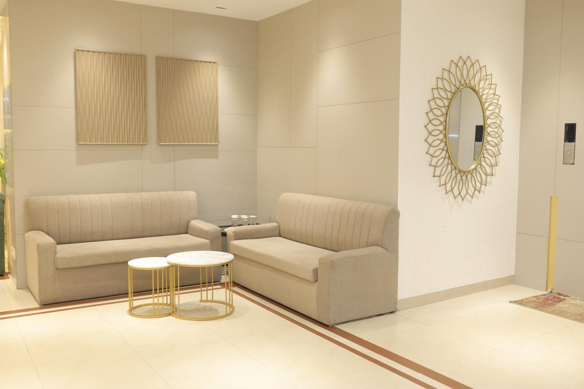 Hotel Prag Continental Guwahati Eksteriør billede