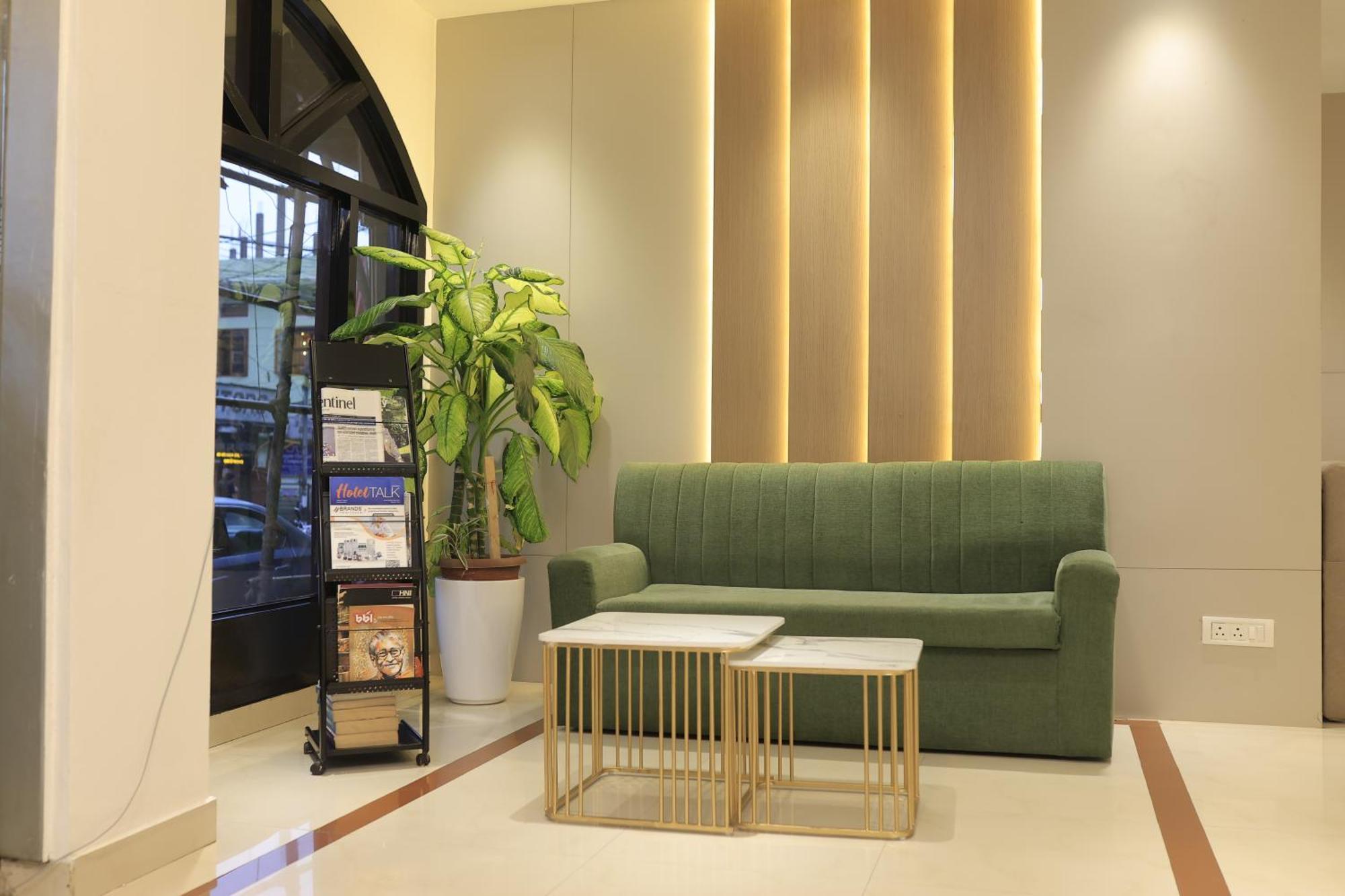 Hotel Prag Continental Guwahati Eksteriør billede