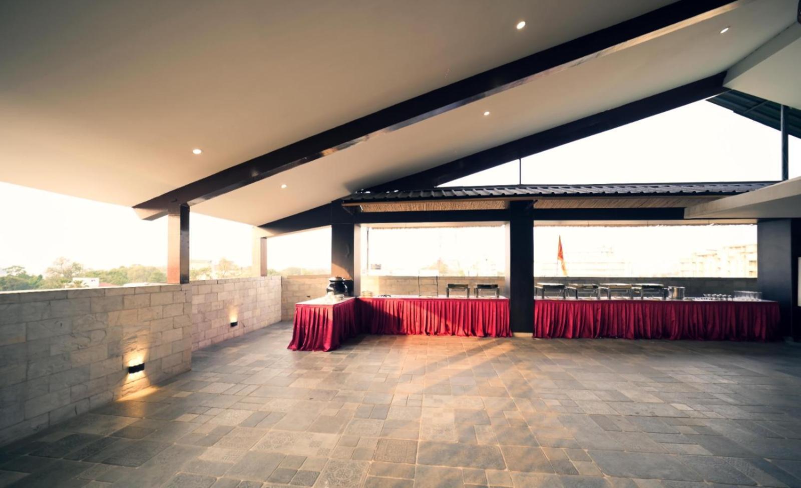 Hotel Prag Continental Guwahati Eksteriør billede