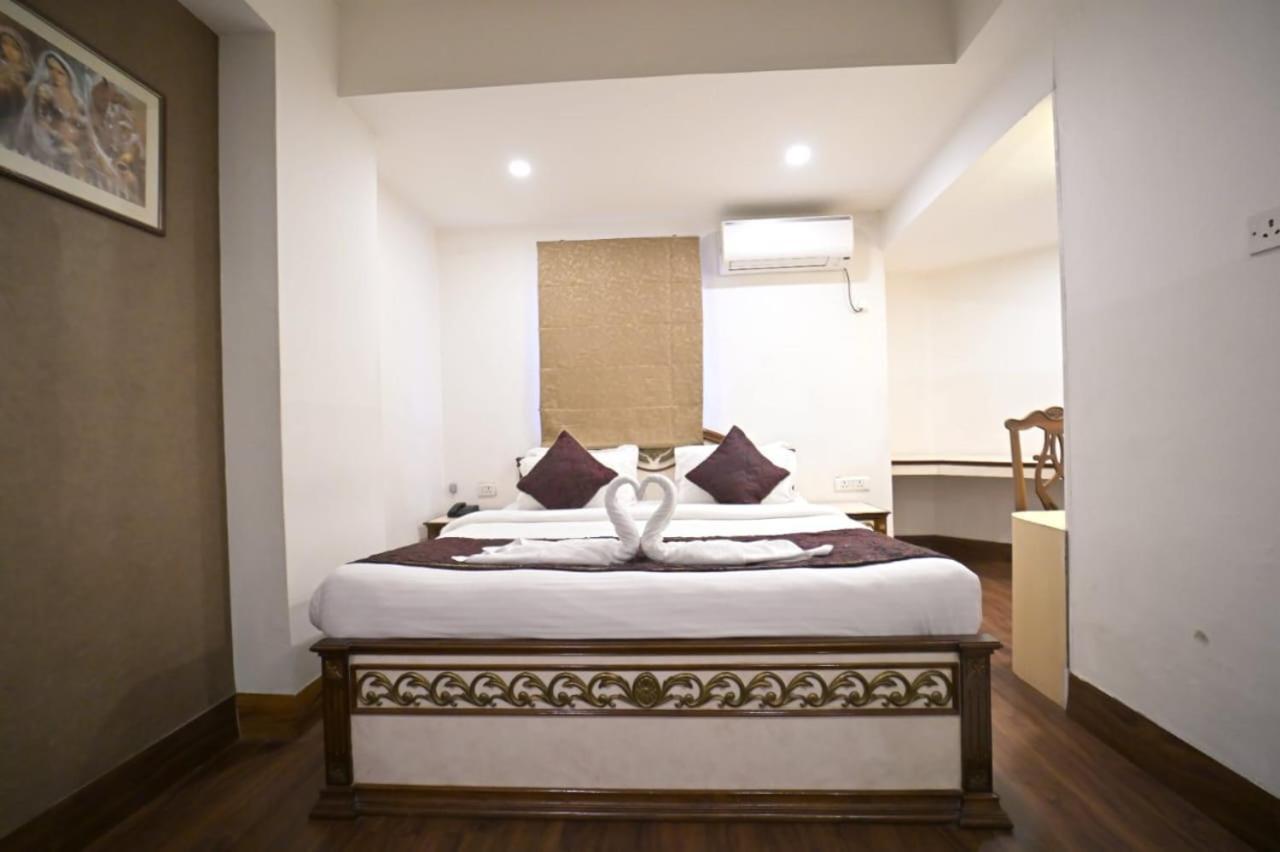 Hotel Prag Continental Guwahati Eksteriør billede