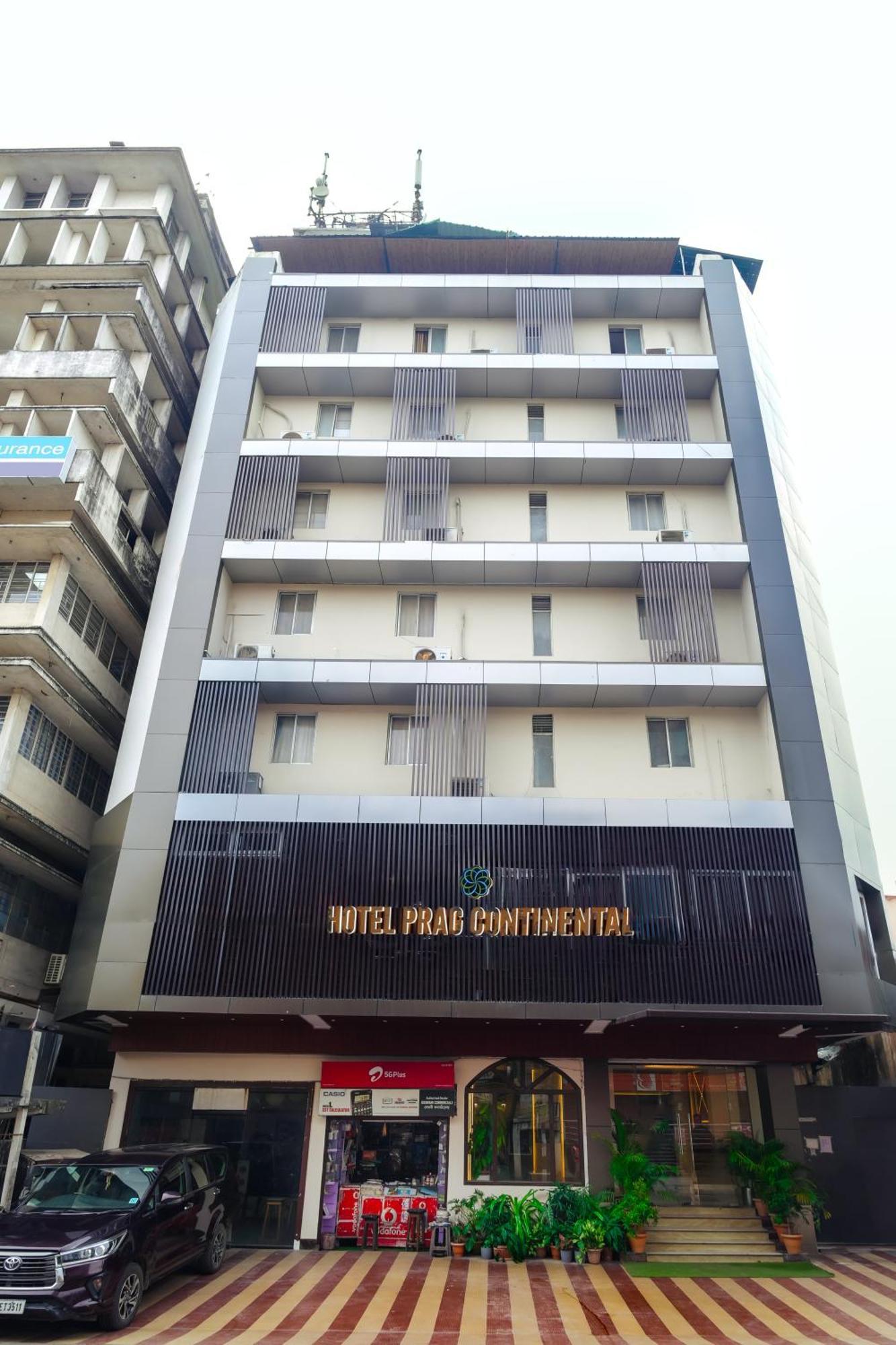 Hotel Prag Continental Guwahati Eksteriør billede