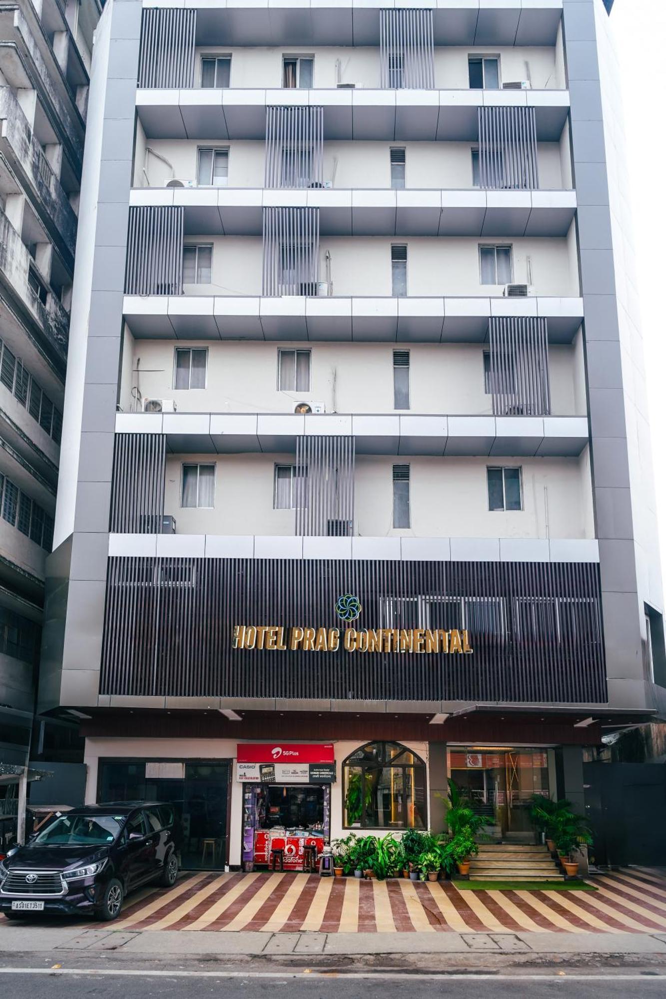 Hotel Prag Continental Guwahati Eksteriør billede