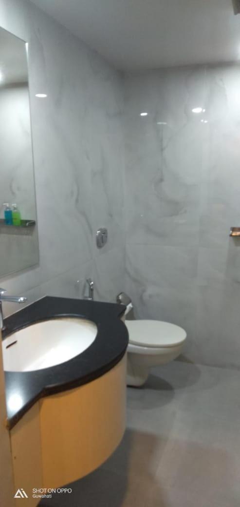 Hotel Prag Continental Guwahati Eksteriør billede