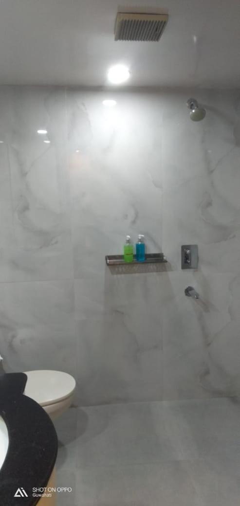 Hotel Prag Continental Guwahati Eksteriør billede