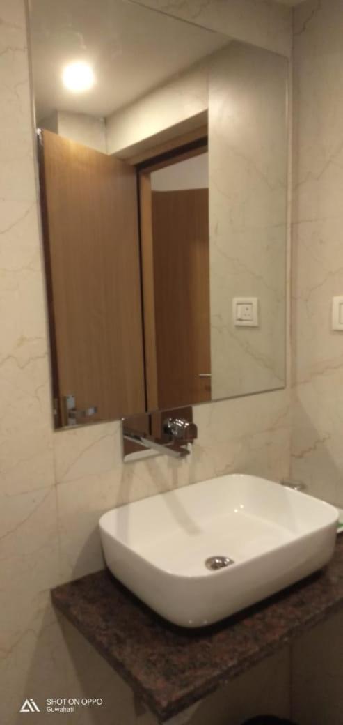 Hotel Prag Continental Guwahati Eksteriør billede