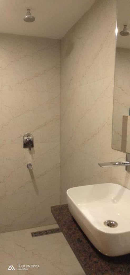 Hotel Prag Continental Guwahati Eksteriør billede